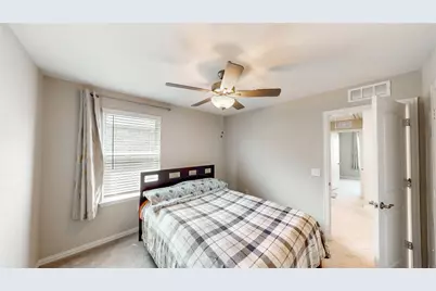 9828 Michael Irvin Street, Irving, TX 75063 - Photo 20