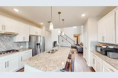 9828 Michael Irvin Street, Irving, TX 75063 - Photo 10