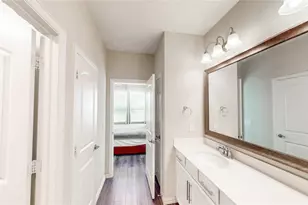 9828 Michael Irvin St, Irving, TX 75063 - Photo 18