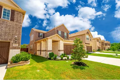 9828 Michael Irvin Street, Irving, TX 75063 - Photo 2