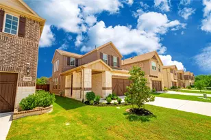 9828 Michael Irvin St, Irving, TX 75063 - Photo 2