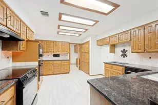 3 Oak Village Ct, Trophy Club, TX 76262 - Photo 18