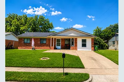 4310 Greenbriar Drive, Bellmead, TX 76705 - Photo 1