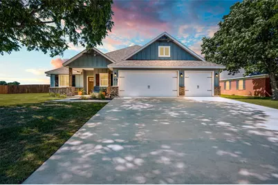 524 E Carol Street, Pilot Point, TX 76258 - Photo 1