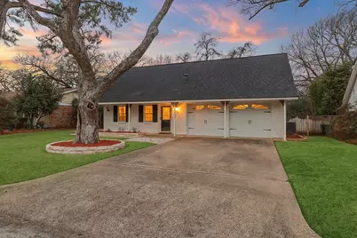 806 Waggoner Drive, Arlington, TX 76013 - Photo 1