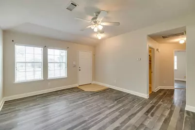 4033 Carver Court, Irving, TX 75061 - Photo 4