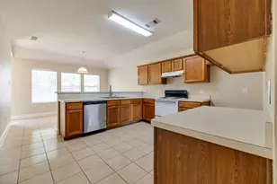 4033 Carver Ct, Irving, TX 75061 - Photo 6