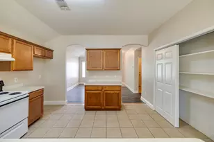 4033 Carver Ct, Irving, TX 75061 - Photo 8