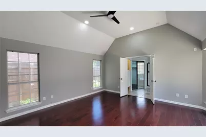 9726 Windy Hollow Drive, Irving, TX 75063 - Photo 16