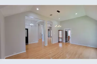9726 Windy Hollow Drive, Irving, TX 75063 - Photo 2