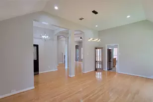 9726 Windy Hollow Dr, Irving, TX 75063 - Photo 2