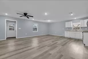 902 Calumet St, Waco, TX 76704 - Photo 8