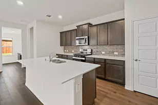 7086 Bison Creek Ln, Garland, TX 75043 - Photo 6