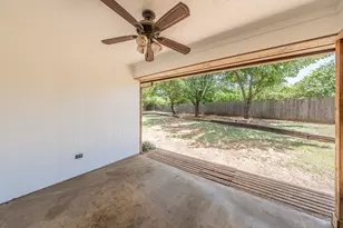 700 Mann Ct, Cleburne, TX 76033 - Photo 14