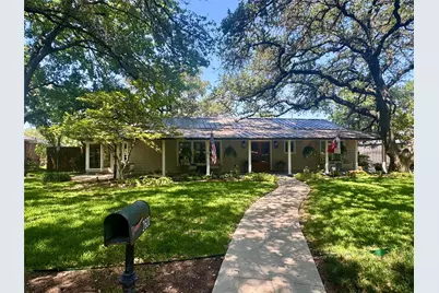 2600 Old Oaks Drive, Waco, TX 76710 - Photo 1