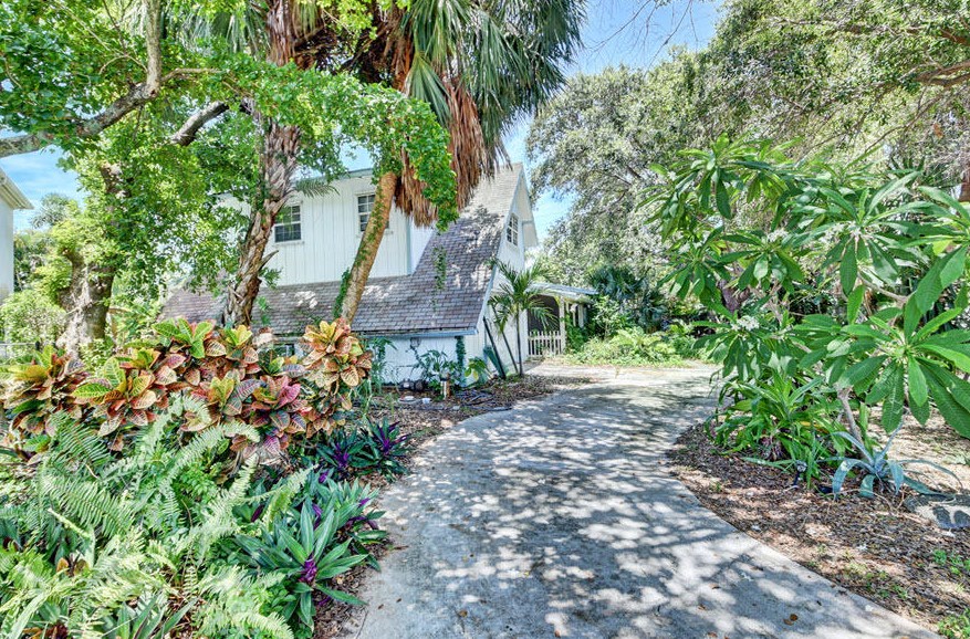 499 4th St, Boca Raton, FL 33432-4037