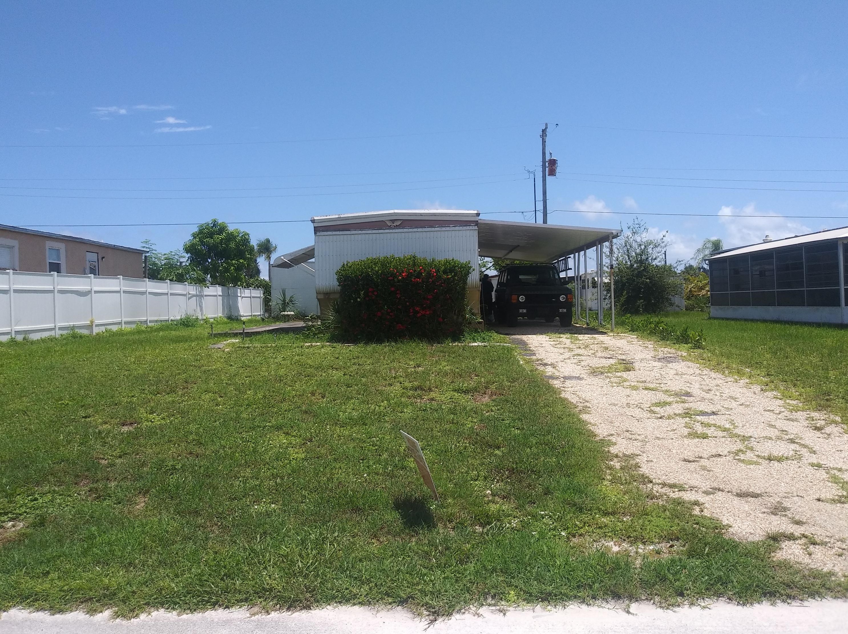 8297 Swan Ave, Hobe Sound, FL 33455-4545