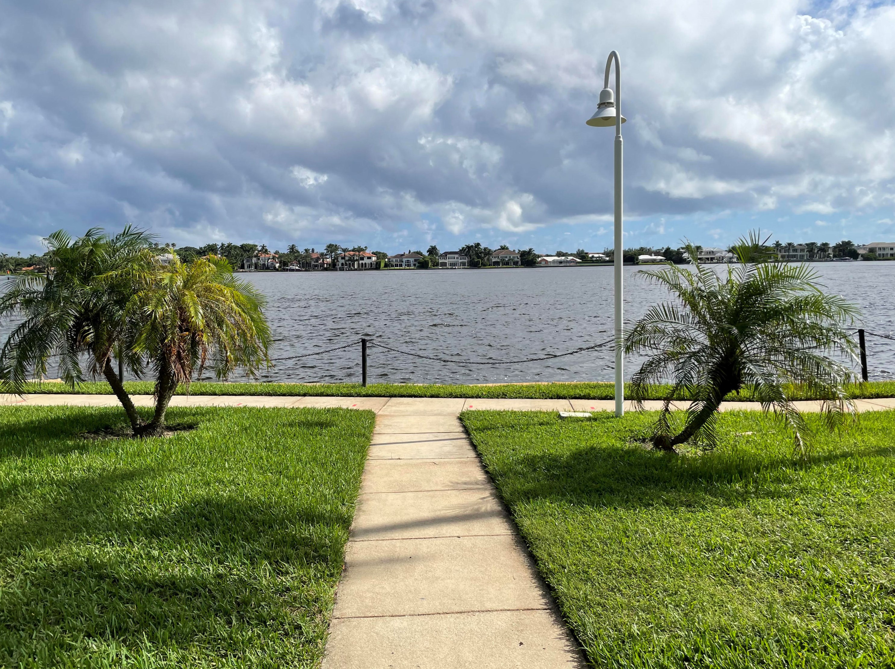 180 Yacht Club Way, Lake Worth, FL 33462-6011