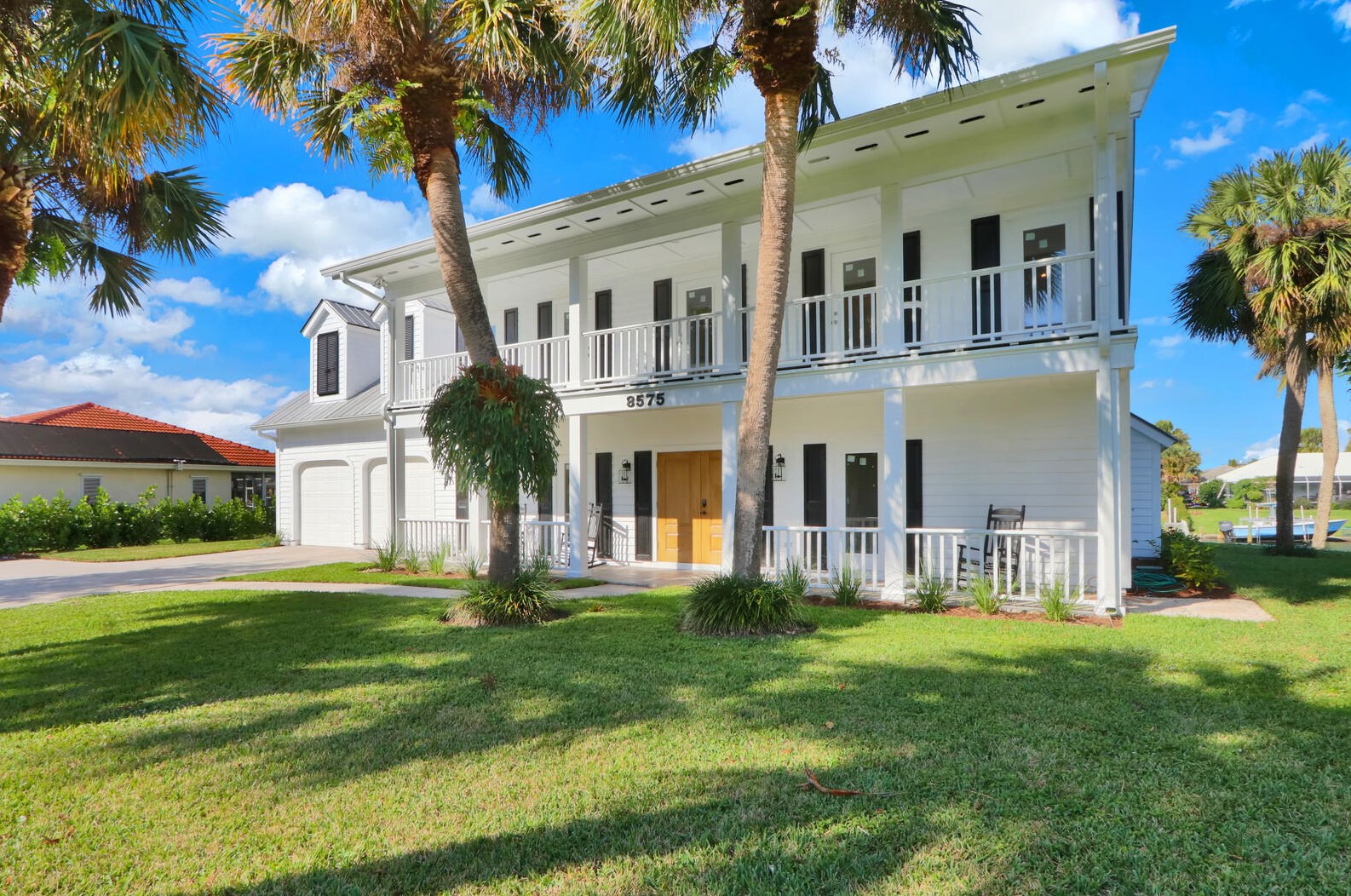 8575 Mangrove St, Hobe Sound, FL 33455-2947