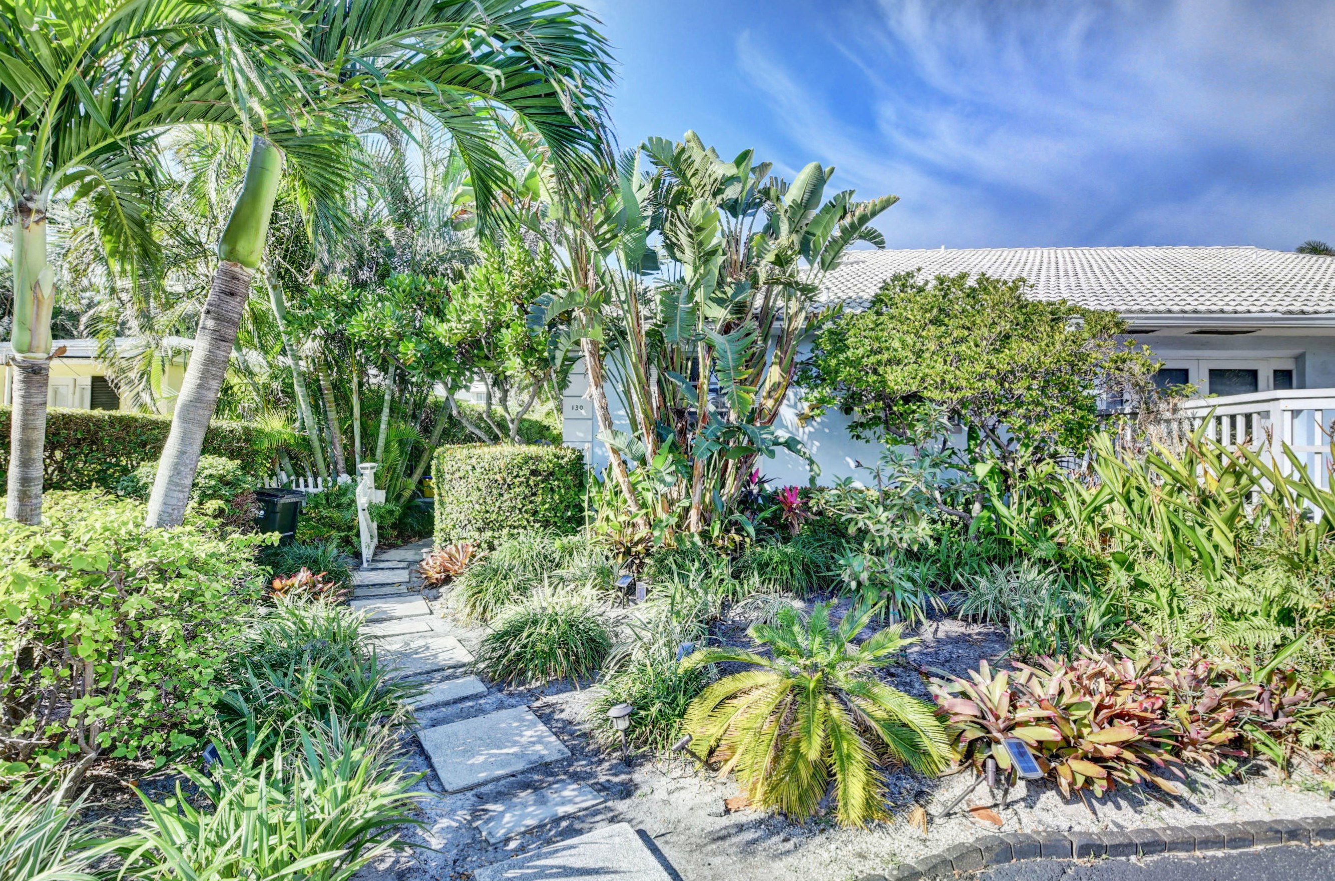 130 Venetian Dr, Delray Beach, FL 33483