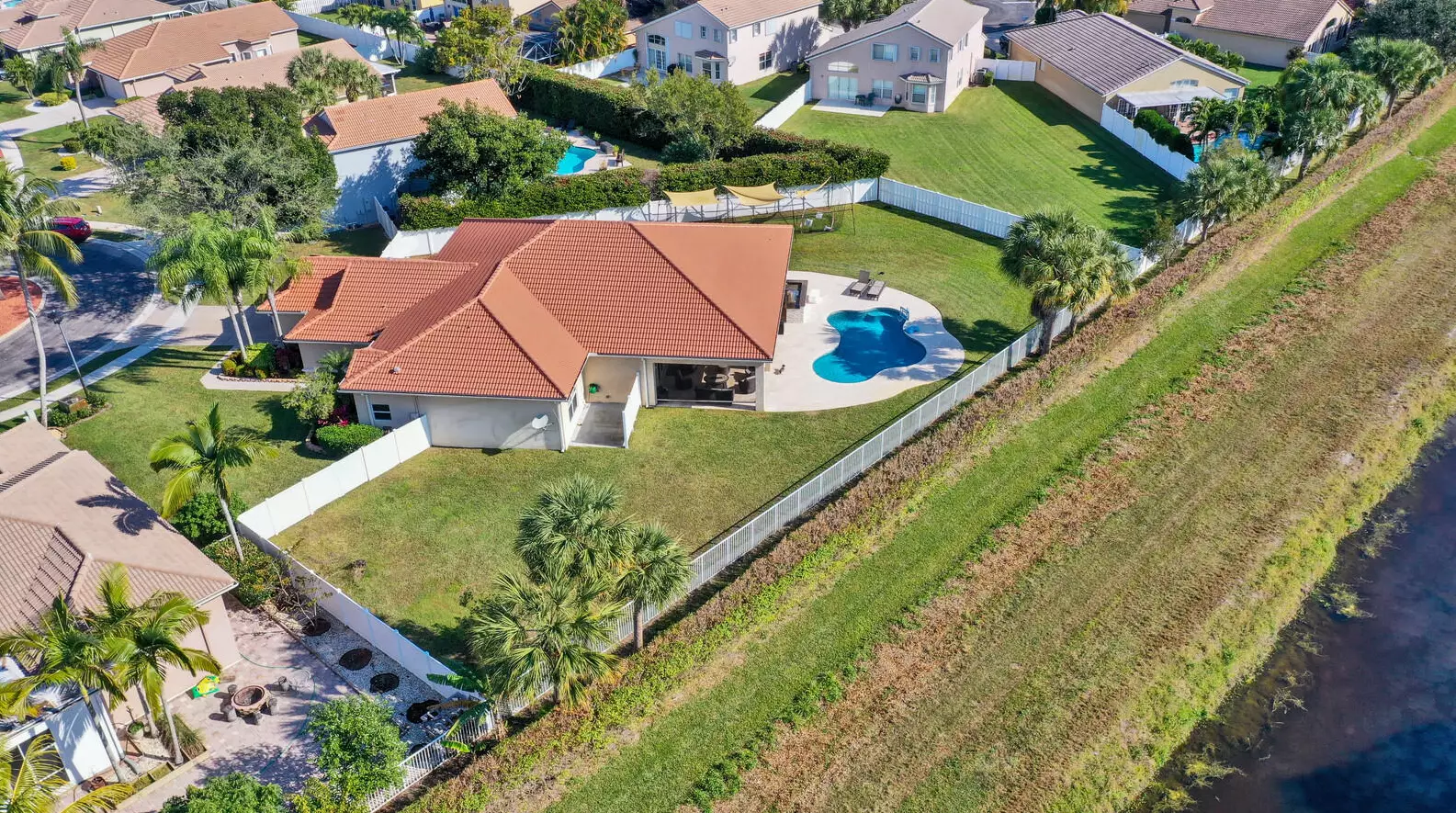 5329 Oakmont Vlg Cir, Lake Worth FL 33463-8202 exterior