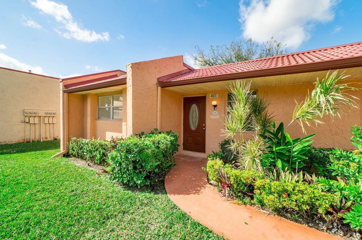 401 Lake Helen Dr, West Palm Beach, FL 33411