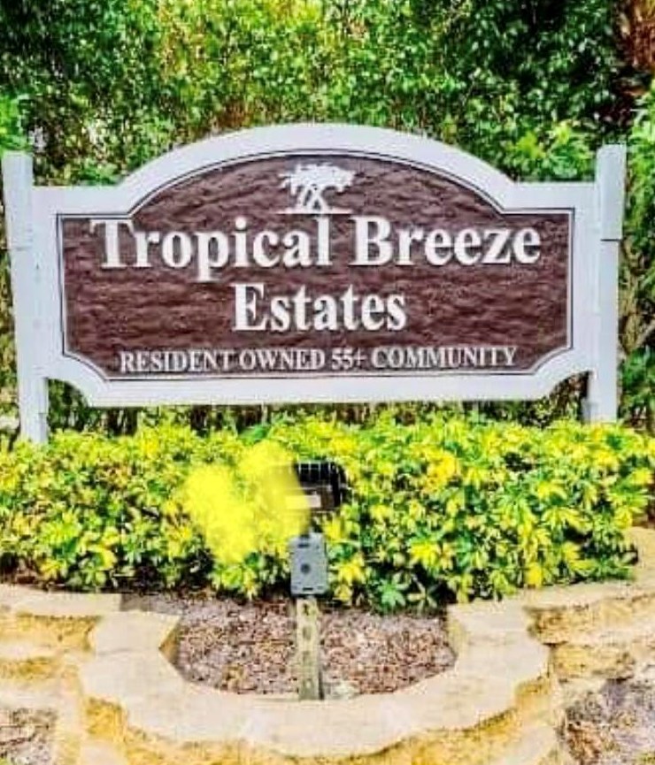 4060 Mockingbird Dr, Boynton Beach FL 33436-2661 exterior