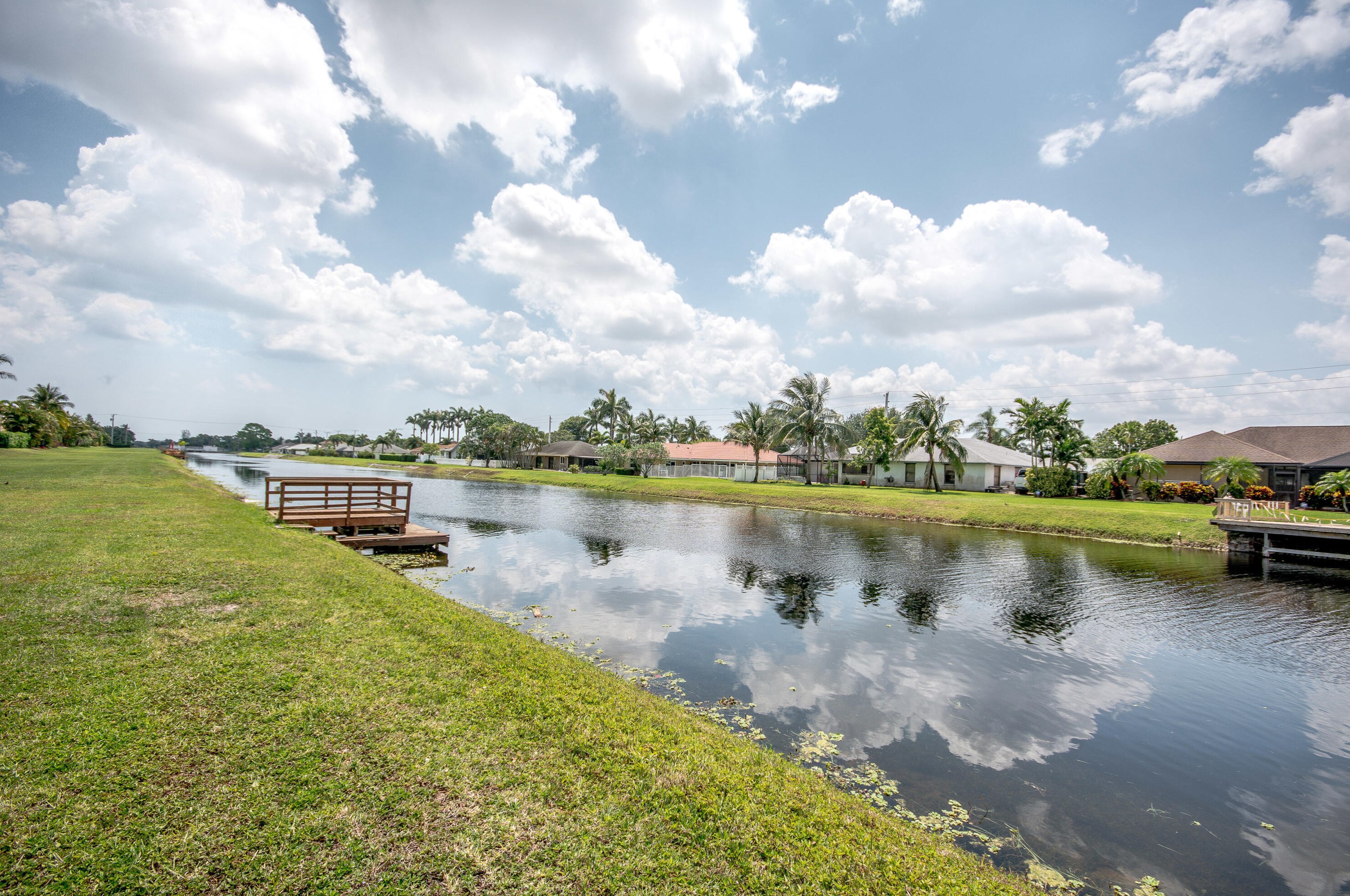 4060 Mockingbird Dr, Boynton Beach FL 33436-2661 exterior