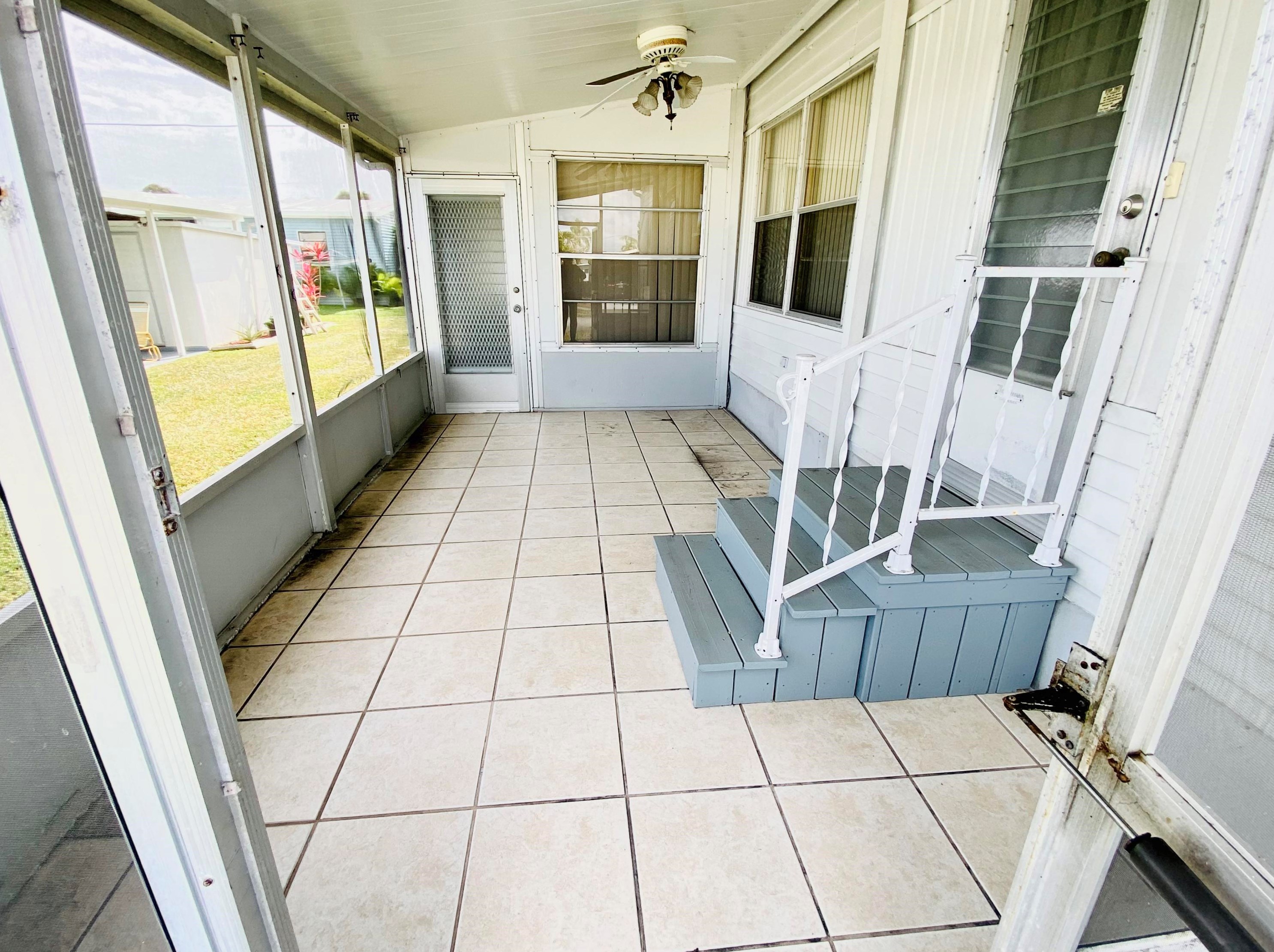 4060 Mockingbird Dr, Boynton Beach FL 33436-2661 exterior