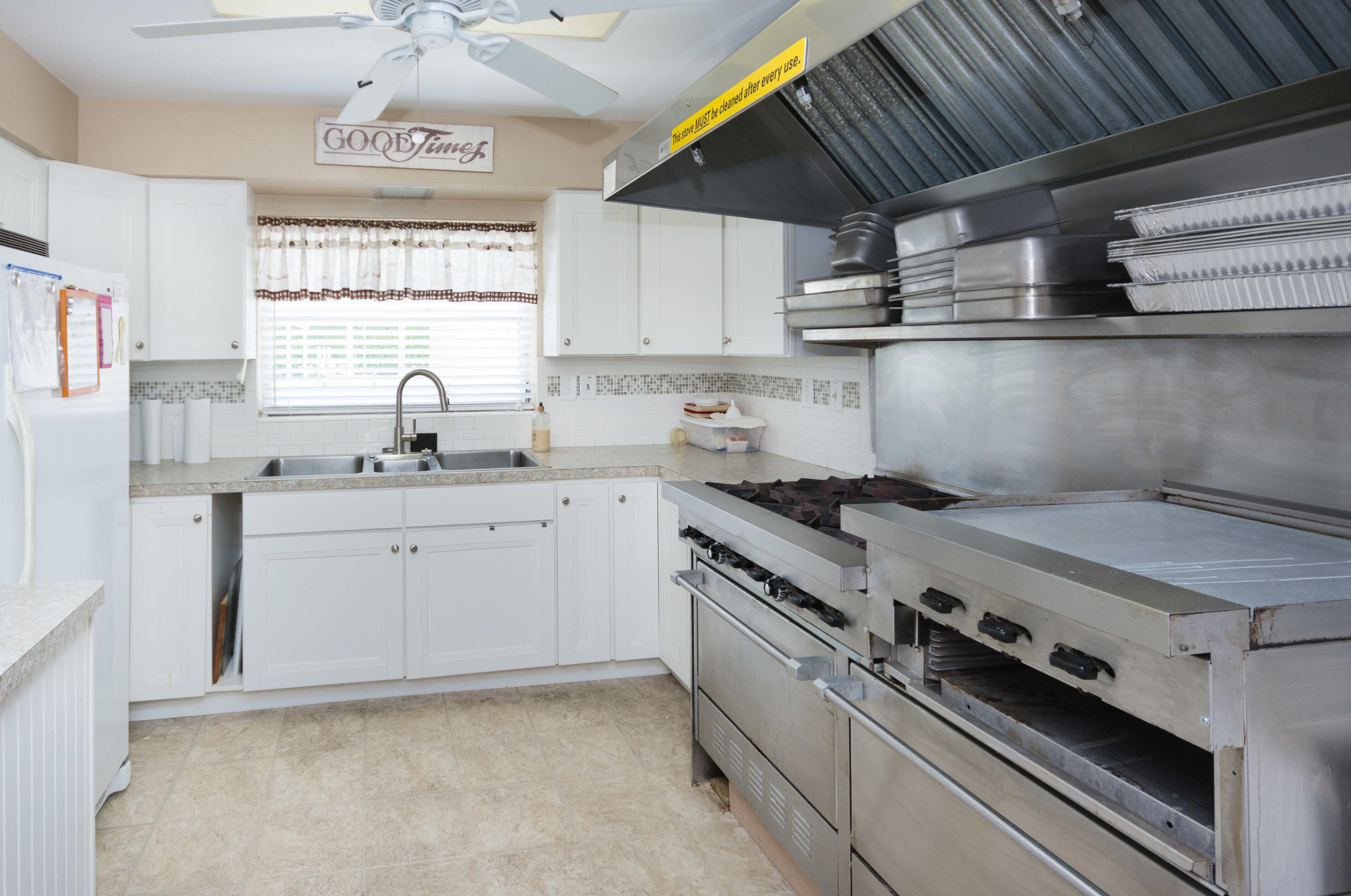 4060 Mockingbird Dr, Boynton Beach FL 33436-2661 exterior