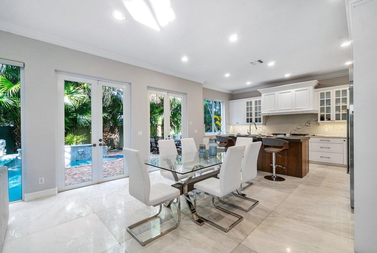 785 Lk Dr, Boca Raton FL 33432-6226 exterior