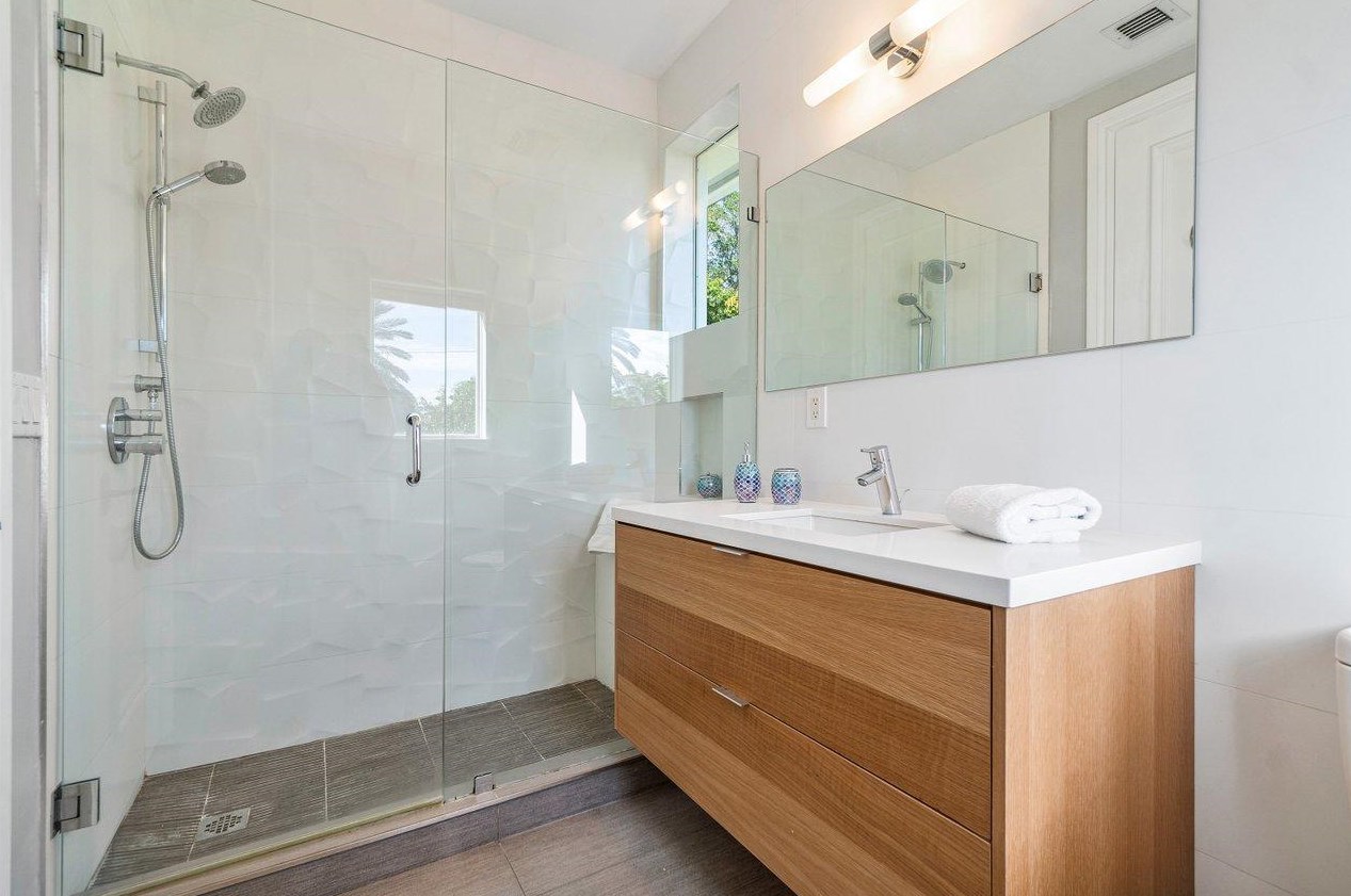 785 Lk Dr, Boca Raton FL 33432-6226 exterior