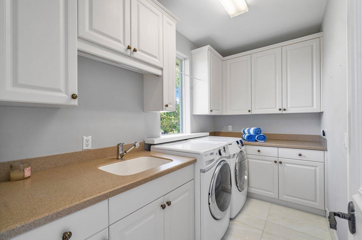 785 Lk Dr, Boca Raton FL 33432-6226 exterior