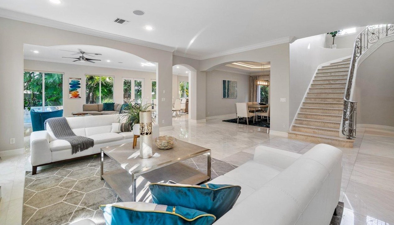 785 Lk Dr, Boca Raton FL 33432-6226 exterior