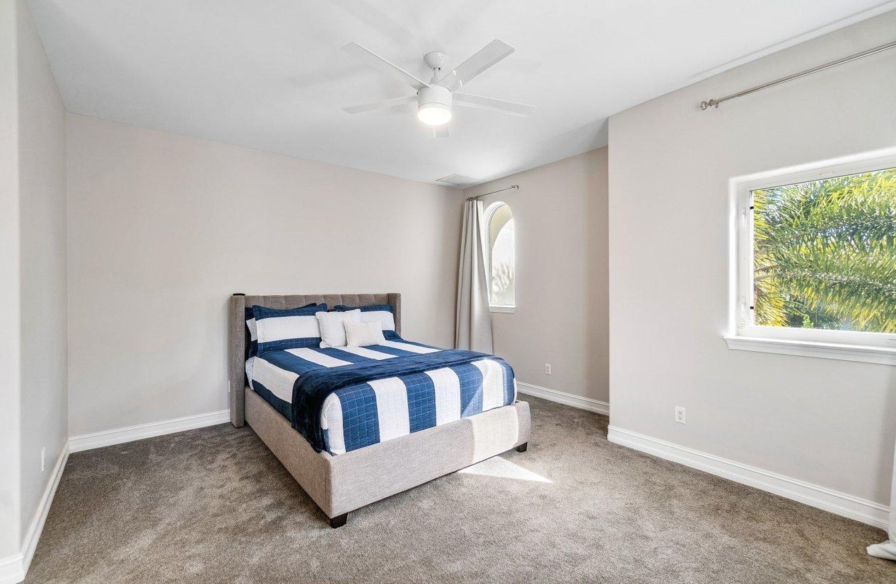 785 Lk Dr, Boca Raton FL 33432-6226 exterior