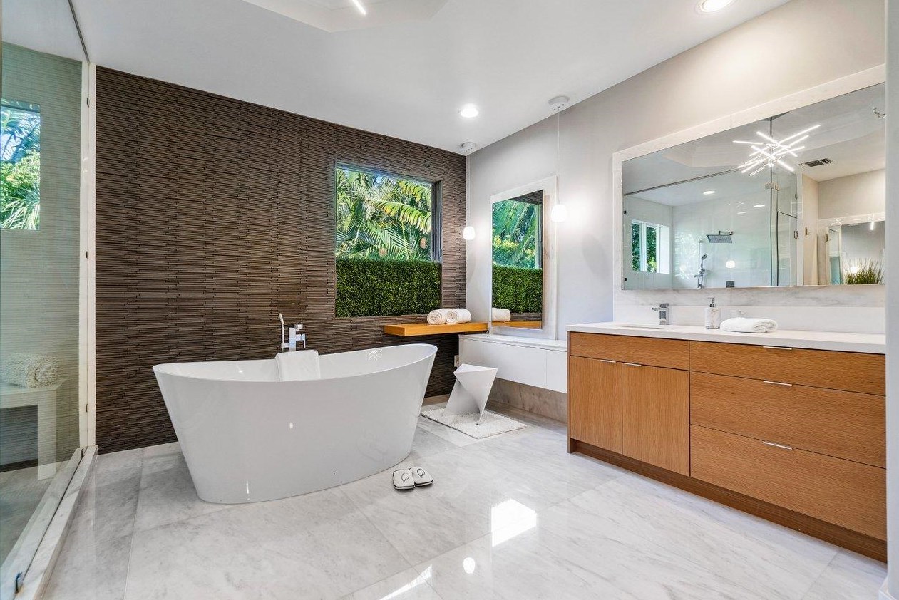 785 Lk Dr, Boca Raton FL 33432-6226 exterior