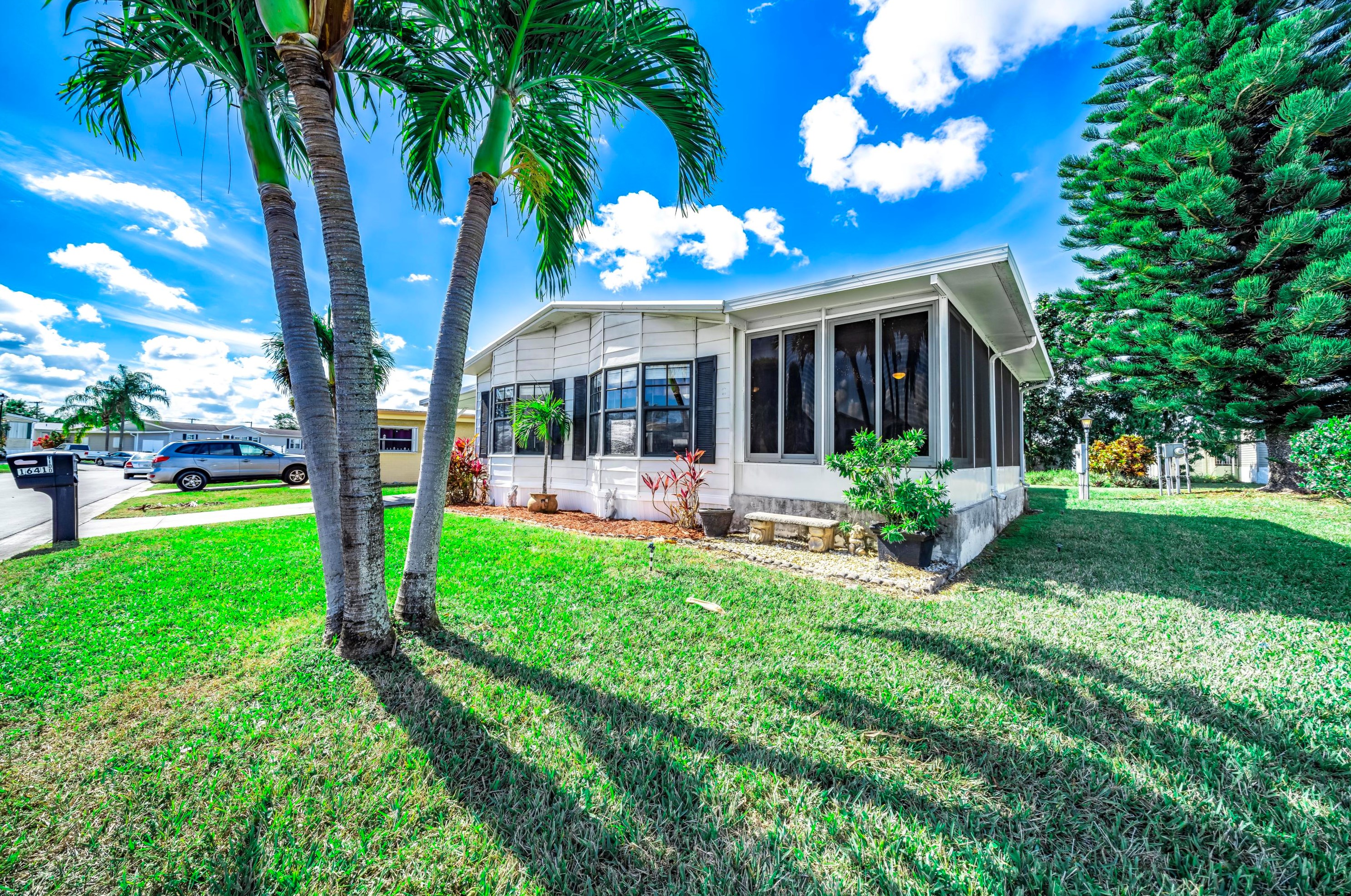 1641 64 Way, Boca Raton FL 33428-6757 exterior