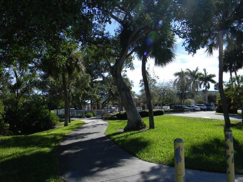 2542 Federal Hwy, Boynton Beach FL  33435-7714 exterior