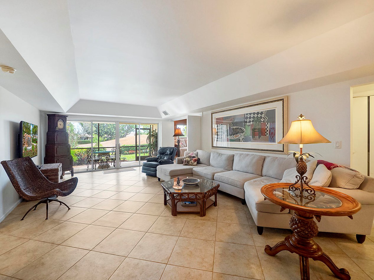 316 Orange Tree Dr, Lake Worth, FL 33462-1335