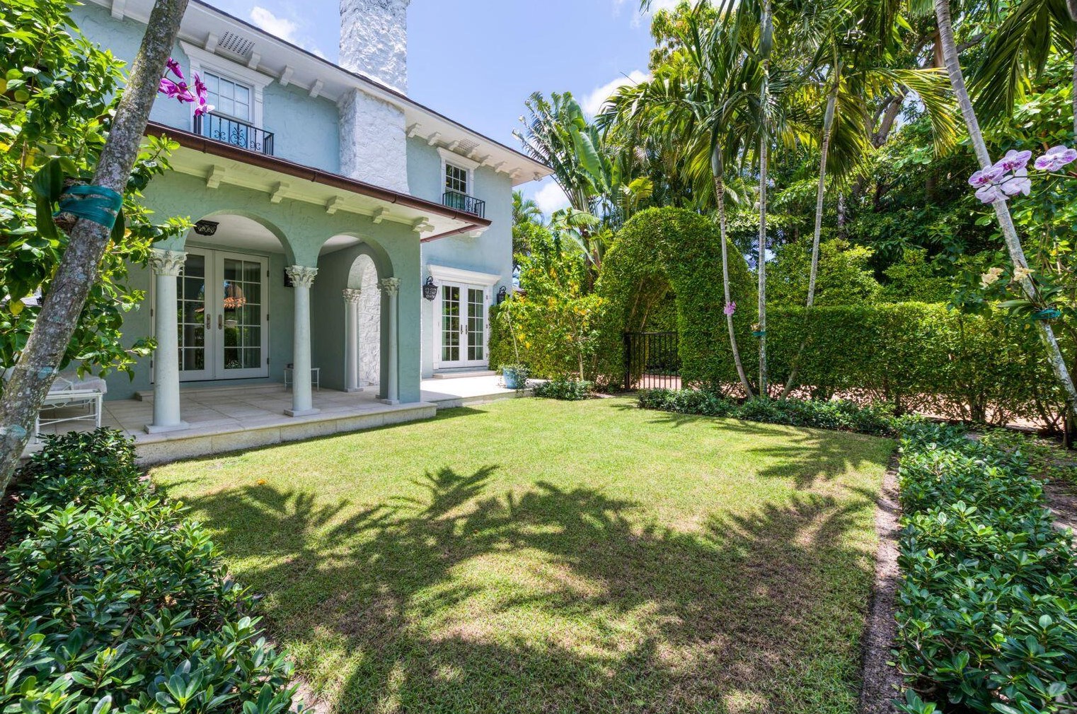 211 Seabreeze Ave, Palm Beach, FL 33480
