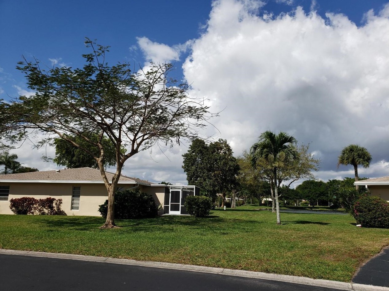 8703 Bella Vista Dr, Boca Raton, FL 33433-1817