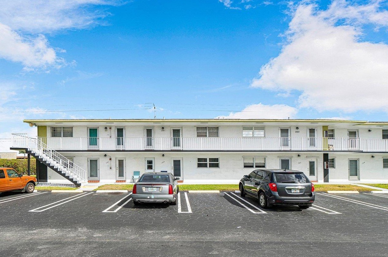 1113 Lake Terrace #102-d, Boynton Beach, FL 33426