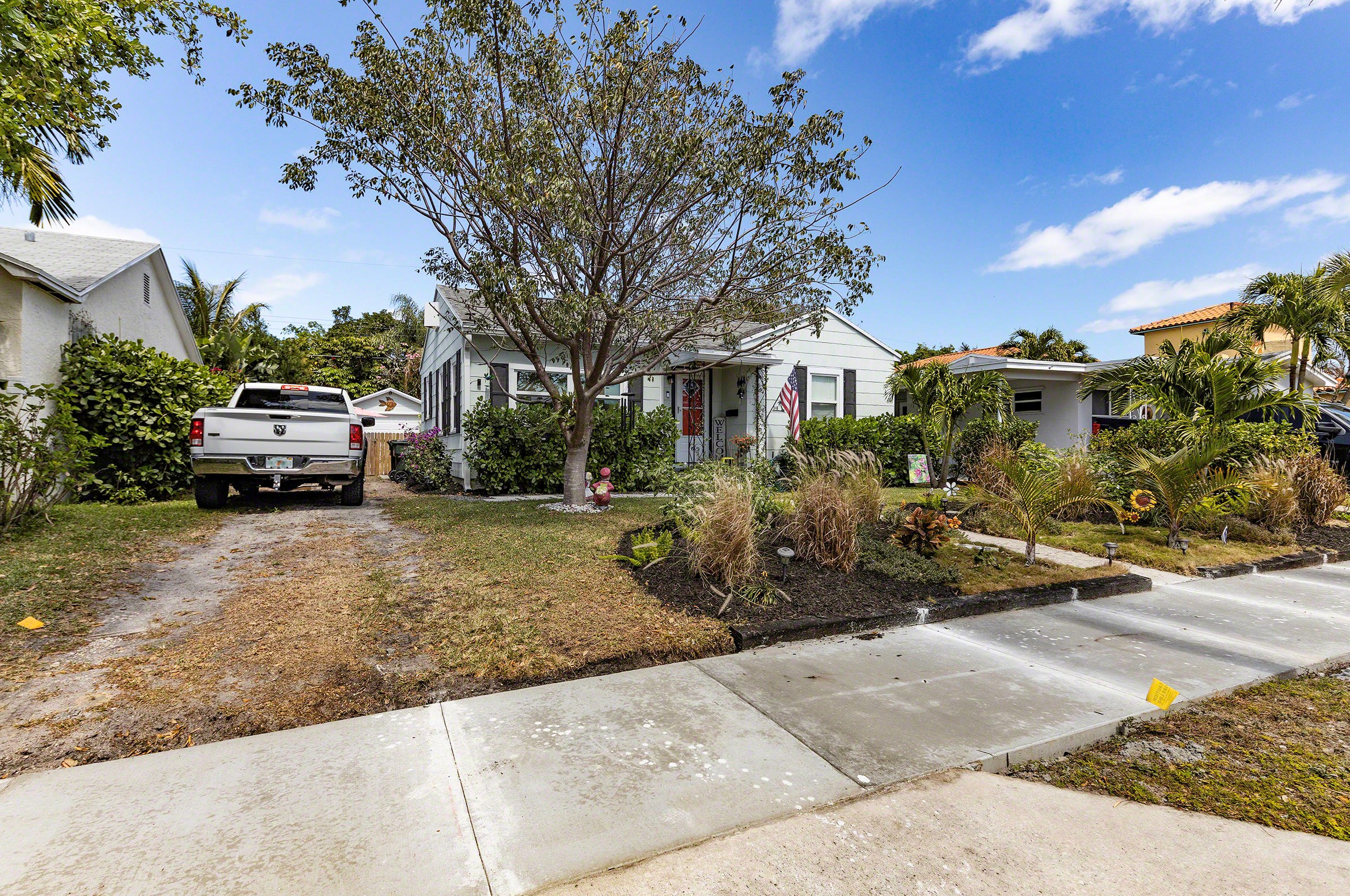 318 Princeton Dr, Lake Worth, FL 33460-6239