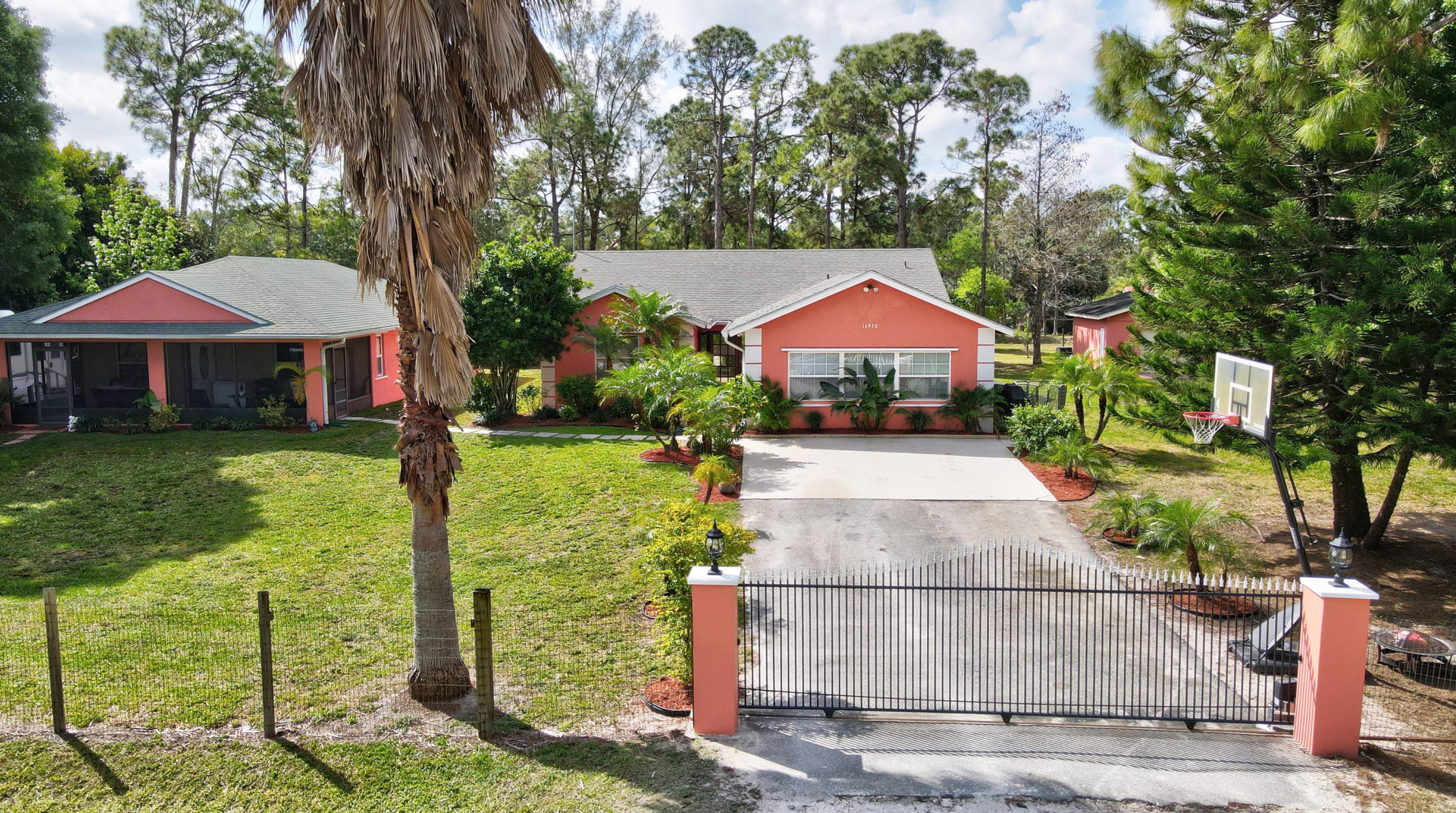 16930 W Cornwall Dr, Town of Loxahatchee Groves, FL 33470