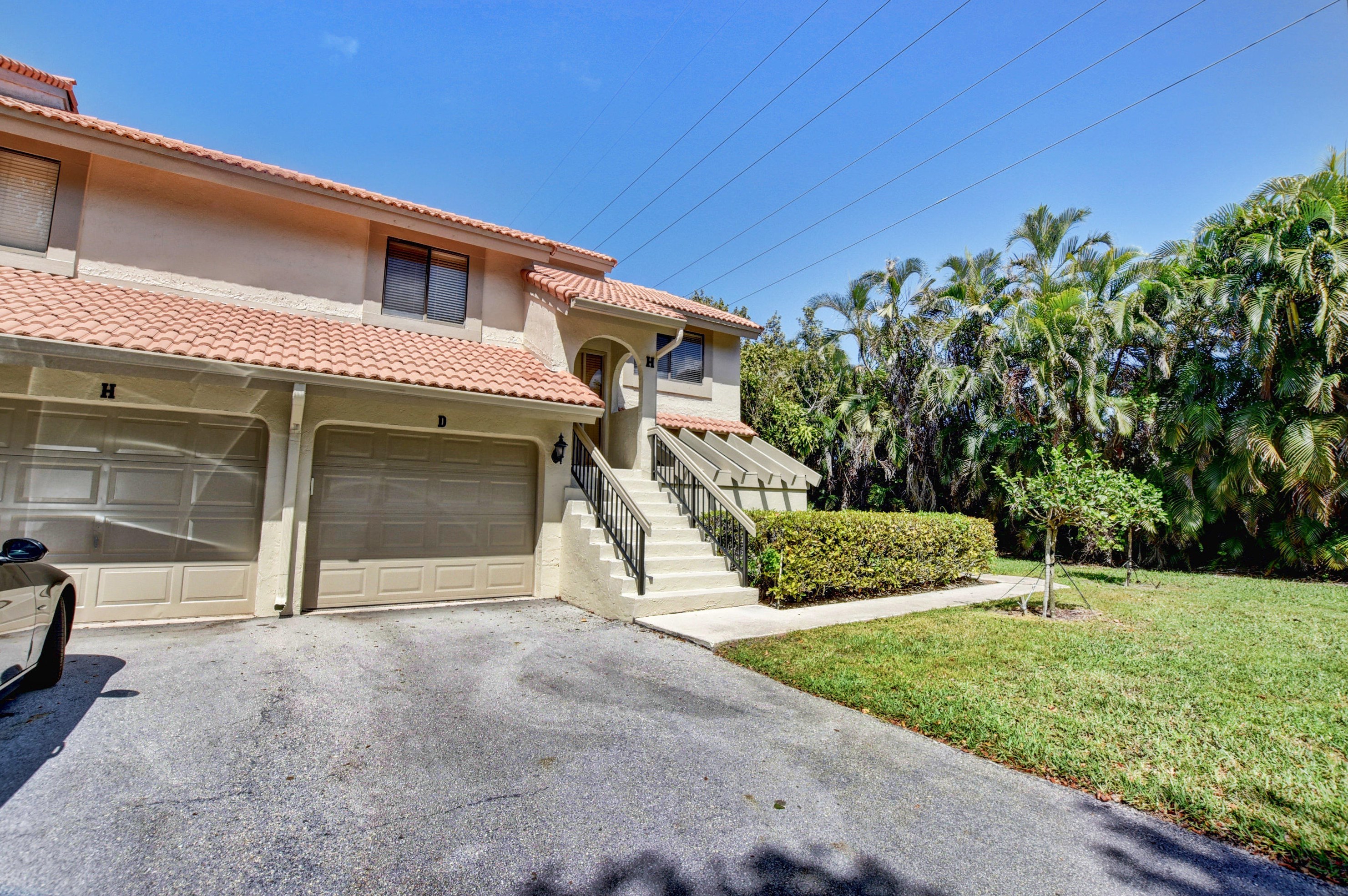 5690 Coach House Cir, Boca Raton, FL 33486-8608
