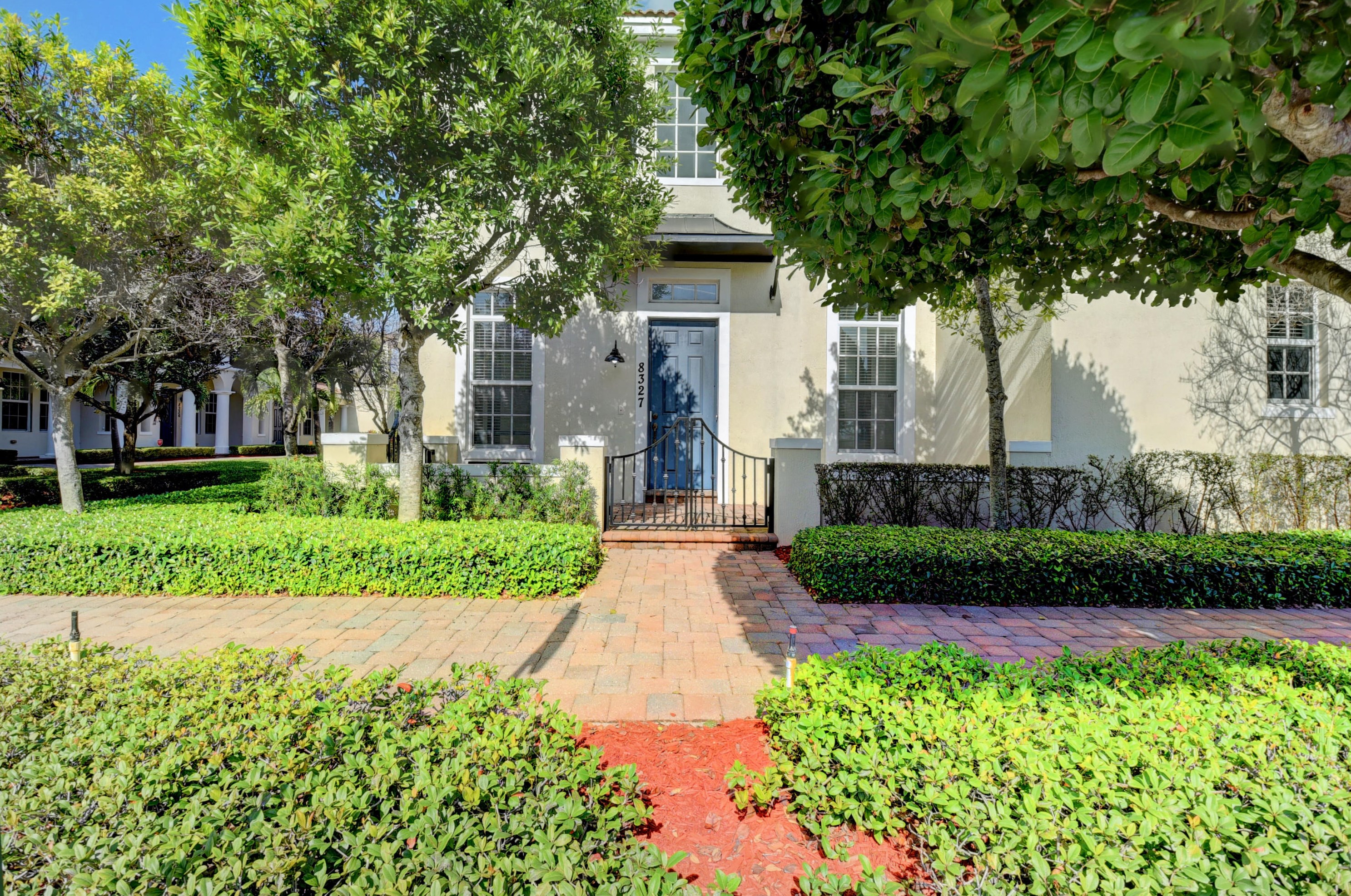 8327 Nw 7th Ter, Boca Raton, FL 33487