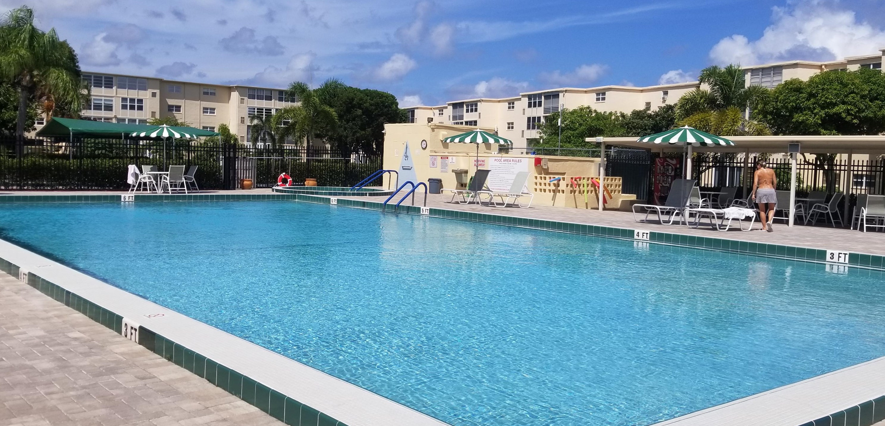 330 26th Ave, Boynton Beach FL 33435-2023 exterior