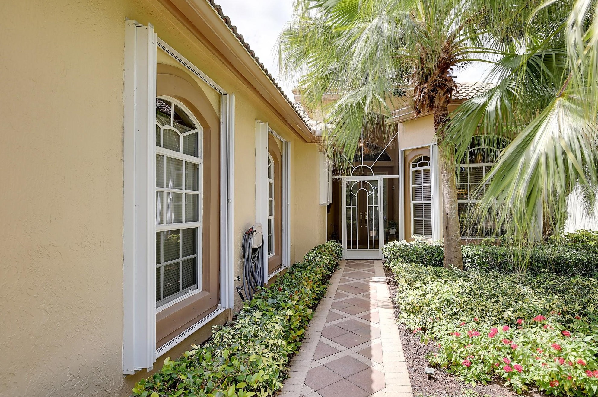 6763 Rothschild Cir, Lake Worth, FL 33467-5779