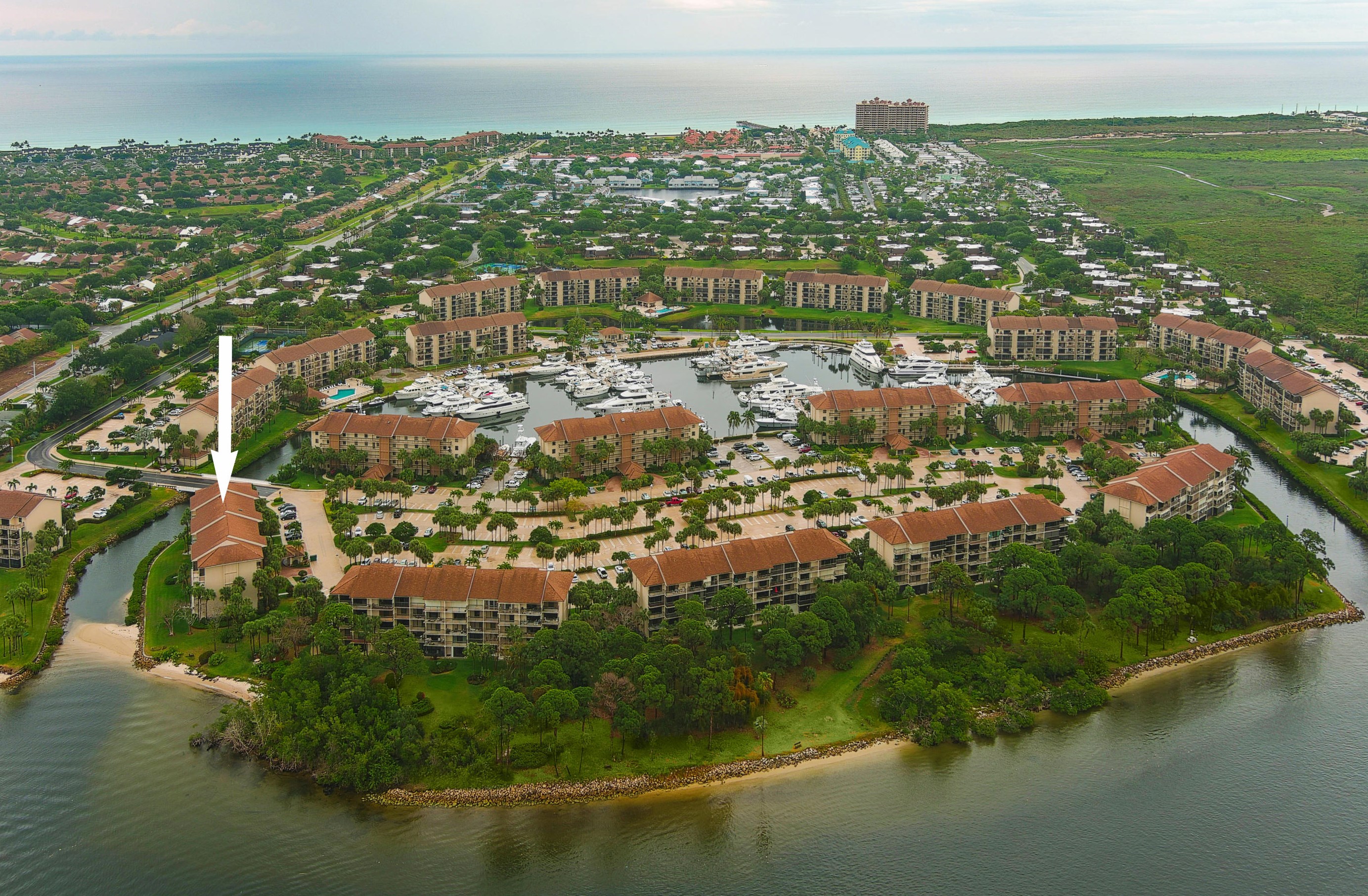 1801 Marina Isle Way, Jupiter FL  33477-9432 exterior