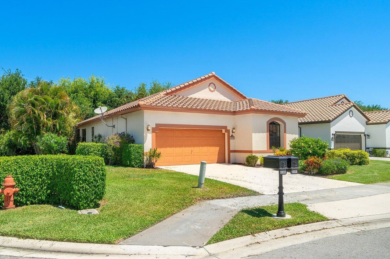 10038 Lexington Cir, Boynton Beach, FL 33436-4559